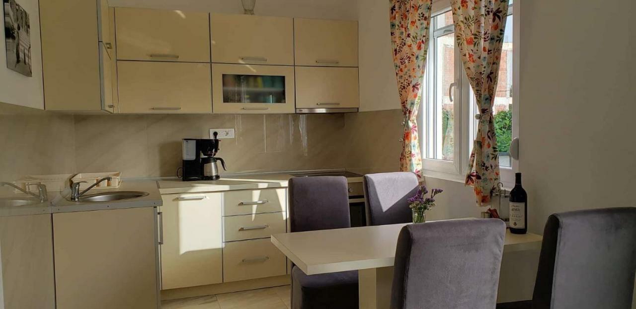 Apartmani Suncokreti - Sunflower Apartments Бар Екстериор снимка
