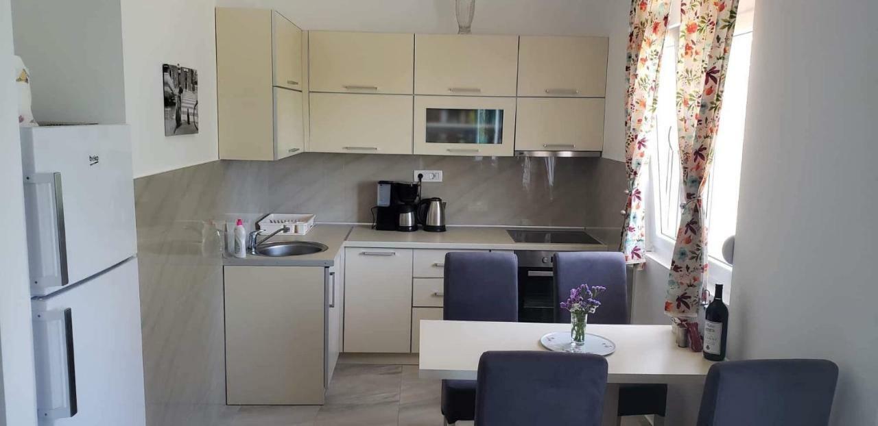 Apartmani Suncokreti - Sunflower Apartments Бар Екстериор снимка